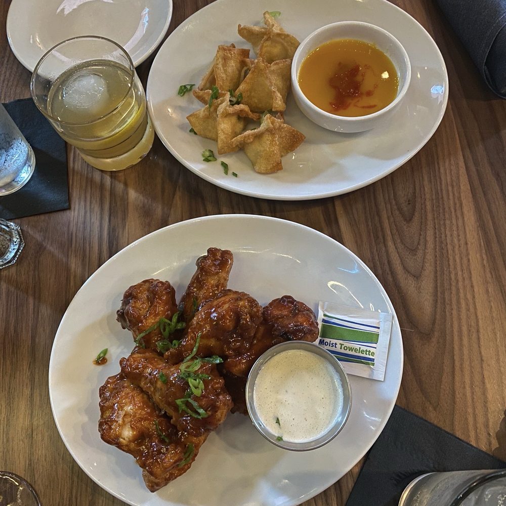 Bar Ellis - Jerk chicken wings and crab rangoon - Noodles Near Me - Noblesville, Indiana