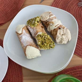 Mike's Pastry - Bakeries Near Me - Boston, Massachusetts