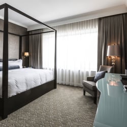 La Banque Hotel - King Corner room