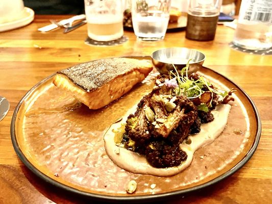 Saint & Second by null