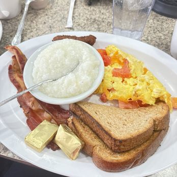 Debra's Place - Delicious French Toast n huge pancakes. Jimmy has a great spirit! - New American Near Me - North Palm Beach, Florida