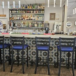 Los Azulejos Restaurant - Counter at the bar