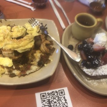 Snooze, an A.M. Eatery - Shrimp and grits and side of French toast - Breakfast & Brunch Near Me - Addison, Texas