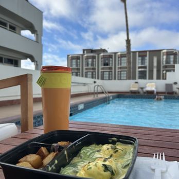 Ariel's Breakfast  - California Eggs Benedict - Breakfast & Brunch Near Me - San Francisco, California