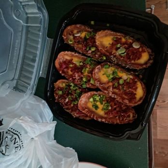 Ale Emporium - Pizza Near Me - Avon, Indiana