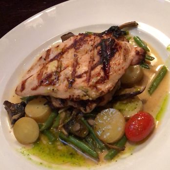 Marlow's Tavern - New American Near Me - Alpharetta, Georgia