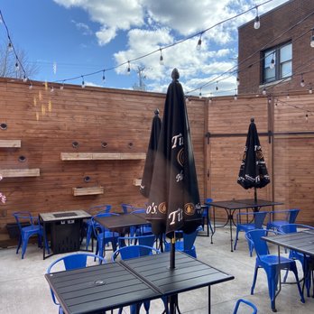 Em Que Viet - Patio - Vietnamese Near Me - Saint Paul, Minnesota