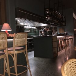 Hugo's - Food & wine