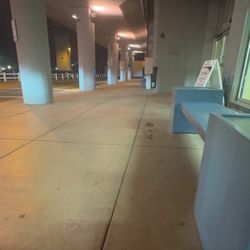 Afuera del aeropuerto