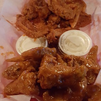 Lew's Blew Note Bar & Grill - Bars Near Me - Memphis, Tennessee