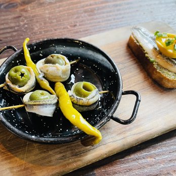 La Taberna - a plate of olives and bread - Spanish Near Me - Napa, California