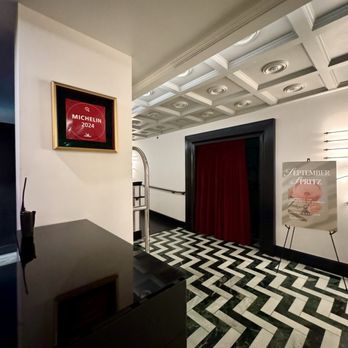 Chamberlain West Hollywood - lobby - Hotels Near Me - West Hollywood, California Chamberlain West Hollywood - lobby - Hotels Near Me - West Hollywood, California