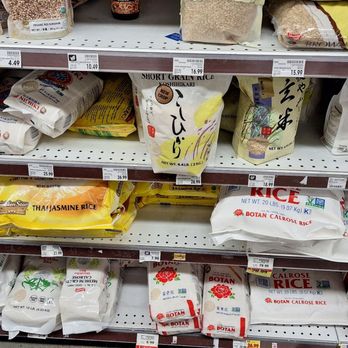 Ralphs - Inside, Asian foods section - Grocery Near Me - Glendale, California Ralphs - Inside, Asian foods section - Grocery Near Me - Glendale, California