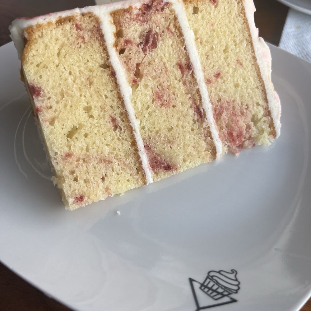 The Dessert Bar - Raspberry almond cake - Cocktail Bars Near Me - Midlothian, Texas The Dessert Bar - Raspberry almond cake - Cocktail Bars Near Me - Midlothian, Texas