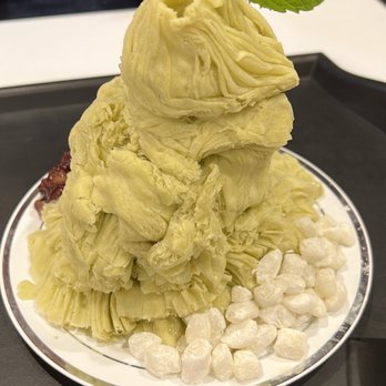 Oakobing - Green tea flavor with mochi and red bean - Ice Cream & Frozen Yogurt Near Me - Pasadena, California Oakobing - Green tea flavor with mochi and red bean - Ice Cream & Frozen Yogurt Near Me - Pasadena, California
