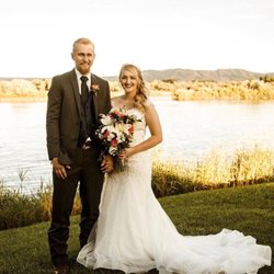 Sunrise P-River Ranch - Happy couple!