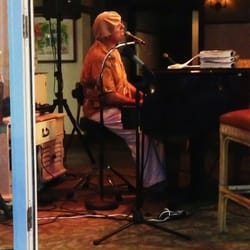Wine Galley - The Amazing Larry Smith
