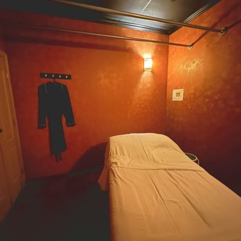 Hermosa Massage & Spa - Massage Room - Massage Therapy Near Me - Hermosa Beach, California
