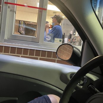 McDonald's - Said they gave us our food and tried to get us out of the drive thru when we haven't gotten our order at all. Looks unsanitary to me. - Fast Food Near Me - Galt, California