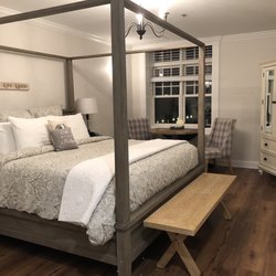 Harbor House Inn