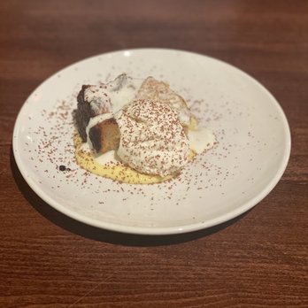 Blue Rook Distillery - Warm Banana Bread Pudding - Distilleries Near Me - Danville, Kentucky