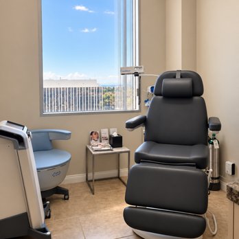 W Med Spa - W Med Spa Treatment Room - Medical Spas Near Me - Newport Beach, California W Med Spa - W Med Spa Treatment Room - Medical Spas Near Me - Newport Beach, California