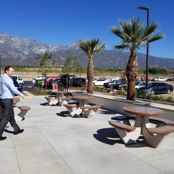 In-N-Out Burger - East side patio - Fast Food Near Me - Upland, California