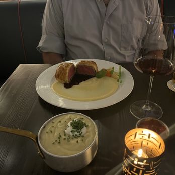Hell's Kitchen - Potato purée and Beef Wellington - Cocktail Bars Near Me - Funner, California Hell's Kitchen - Potato purée and Beef Wellington - Cocktail Bars Near Me - Funner, California