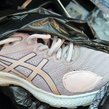 Capri Shoes Repair - Poorly job of a ripped mesh - Shoe Repair Near Me - Downey, California