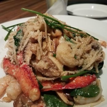 Yard House - The most delicious garlic lobster noodles - New American Near Me - Atlanta, Georgia Yard House - The most delicious garlic lobster noodles - New American Near Me - Atlanta, Georgia