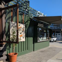 Salud Juice - Bixby Knolls - Storefront
