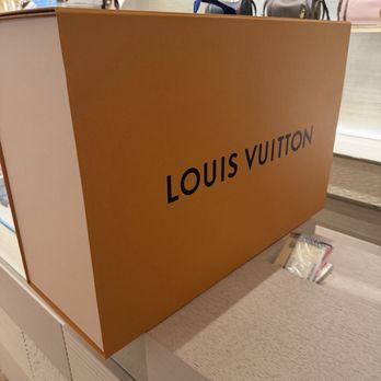 Louis Vuitton Washington DC CityCenter - My new luggage - Leather Goods Near Me - Washington, DC, District of Columbia Louis Vuitton Washington DC CityCenter - My new luggage - Leather Goods Near Me - Washington, DC, District of Columbia