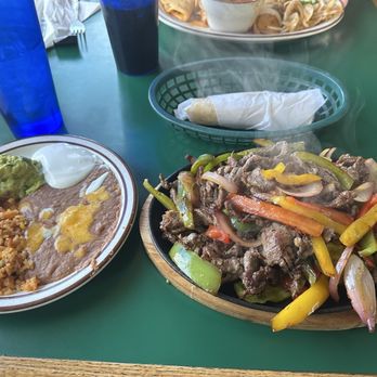 Chiles y Milagros - Steak fajitas - Mexican Near Me - Bridgeport, California