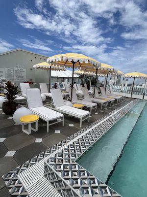 Moxy St. Petersburg Downtown by null