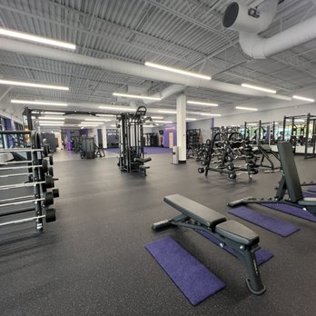 Anytime Fitness - General gym layout and equipment - Gyms Near Me - Annapolis, Maryland