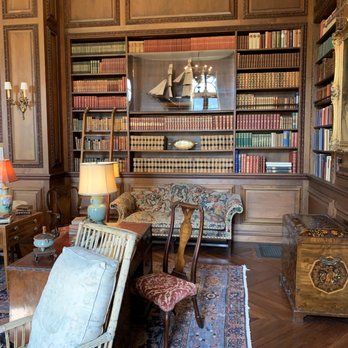 Filoli - A lot of books and a rug. - Botanical Gardens Near Me - Woodside, California Filoli - A lot of books and a rug. - Botanical Gardens Near Me - Woodside, California