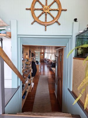 The Newport Belle, Riverboat Bed and Breakfast by null