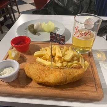 Jack the Chipper - HADDOCK & CHIPS with pickled Onions, Gherkins and Egg... - Fish & Chips Near Me - London, XGL Jack the Chipper - HADDOCK & CHIPS with pickled Onions, Gherkins and Egg... - Fish & Chips Near Me - London, XGL