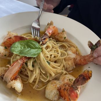 Castello Restaurant - Italian Near Me - Danbury, Connecticut Castello Restaurant - Italian Near Me - Danbury, Connecticut