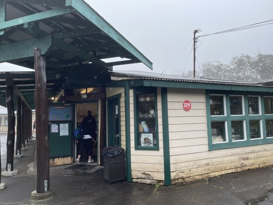 Kilauea General Store by null