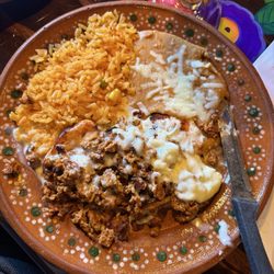 Casa Lago Cantina - Lunch Pollo Fundido