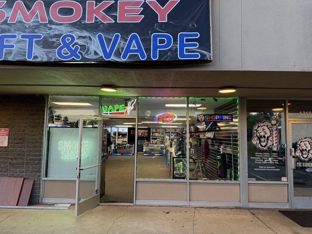 Smokey Gift Shop & Vape, Sacramento