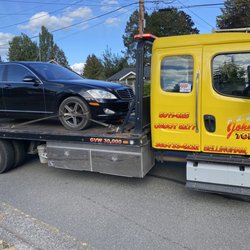 Johnson's Towing - A stressful breakdown during traffic hour turned out pleasant!