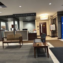 Endeavor Health Elmhurst Clinic - Registration stations