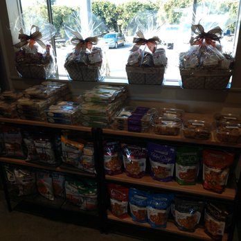 Gless Ranch - Endless amounts of goodies and gift baskets! - Farmers Market Near Me - Riverside, California