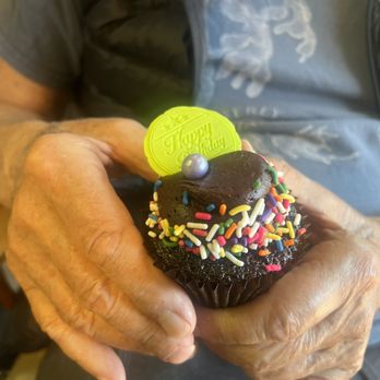 Cupcakin' Bake Shop - Birthday cupcake - Bakeries Near Me - Berkeley, California Cupcakin' Bake Shop - Birthday cupcake - Bakeries Near Me - Berkeley, California