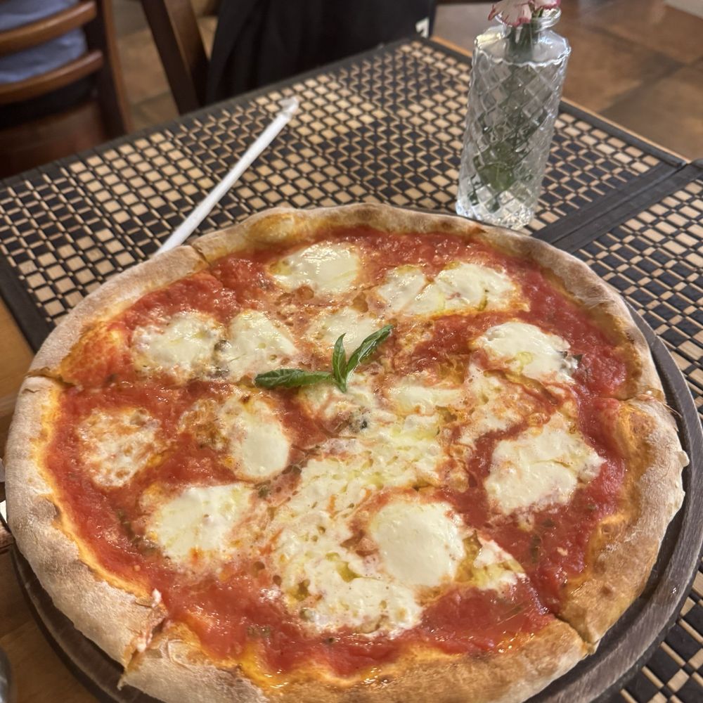 pizza Buffalo Mozzarella Pizza