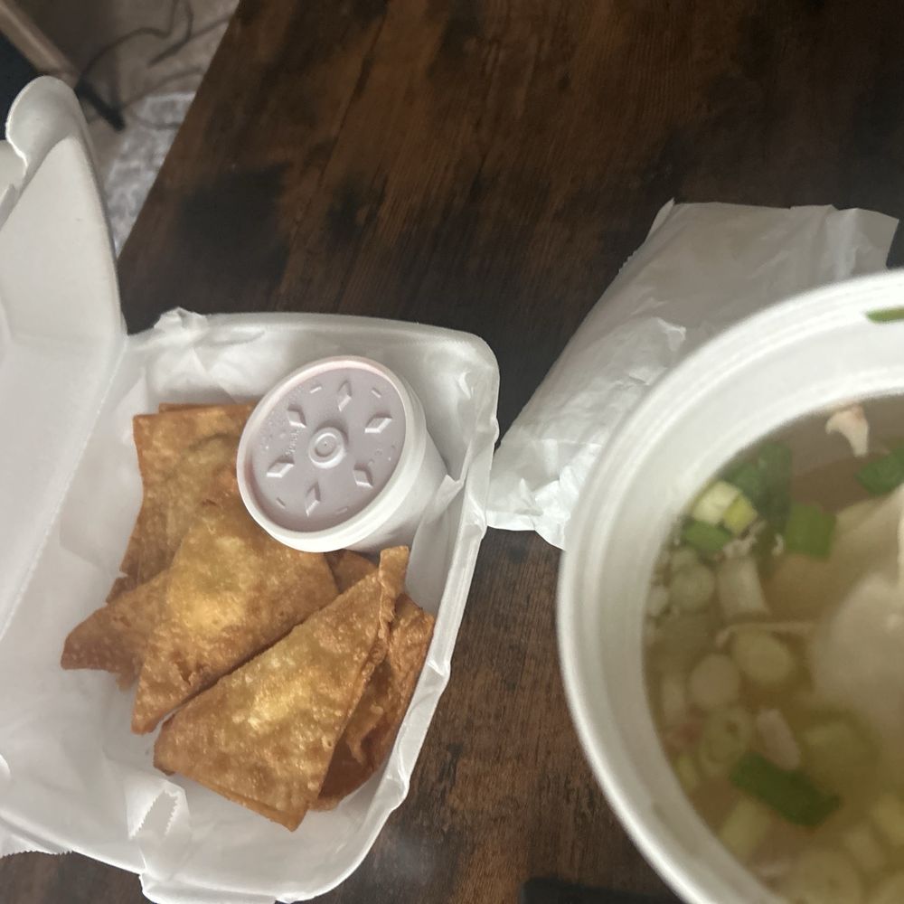 Crab 6 Cheese Rangoons and Wonton Soup