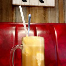 Doc's BBQ Smoke Shack - Root beer float