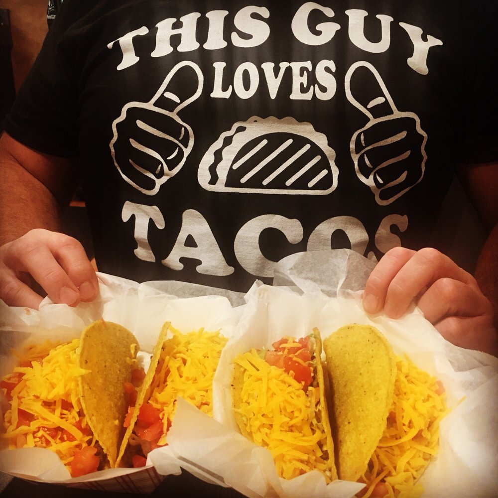 Piñatas Mexican Grill - 4 hard shell ground beef tacos with tomatoes - Mexican Near Me - Bethpage, New York Piñatas Mexican Grill - 4 hard shell ground beef tacos with tomatoes - Mexican Near Me - Bethpage, New York